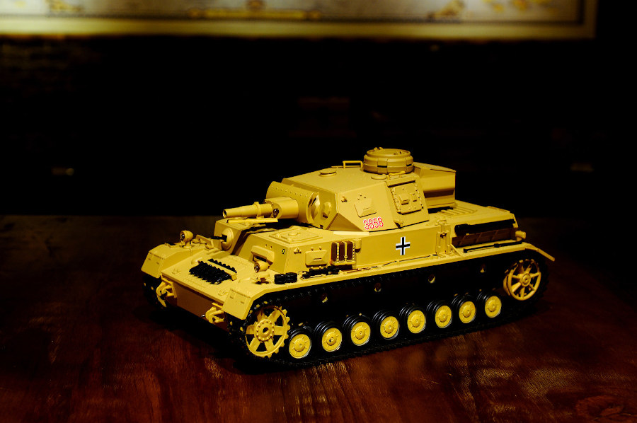 RC Panzer "Kampfwagen IV Ausf.F-1" Heng Long 1:16 Sandfarbe mit Rauch und Sound, Stahlgetriebe und 2,4Ghz+V6.0