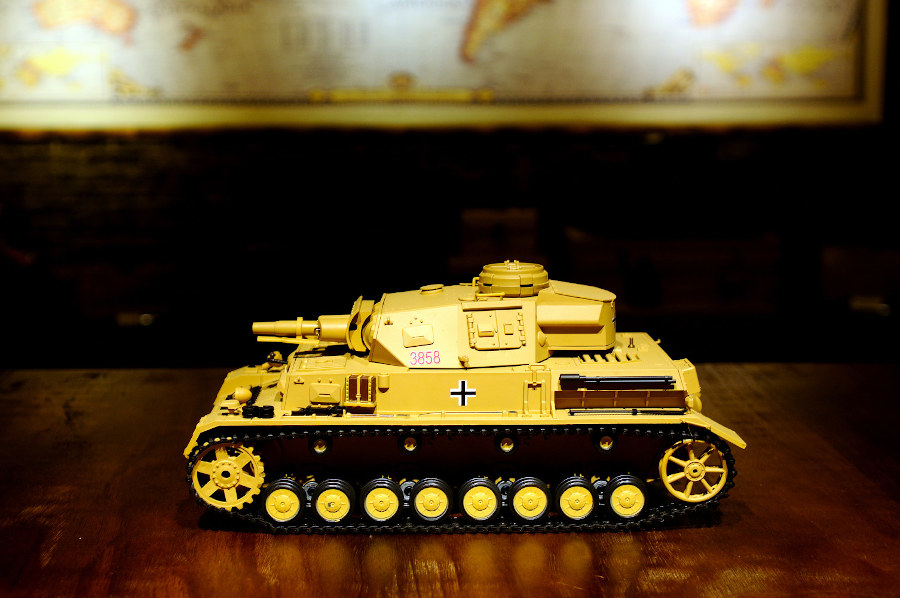 RC Panzer "Kampfwagen IV Ausf.F-1" Heng Long 1:16 Sandfarbe mit Rauch und Sound, Stahlgetriebe und 2,4Ghz+V6.0