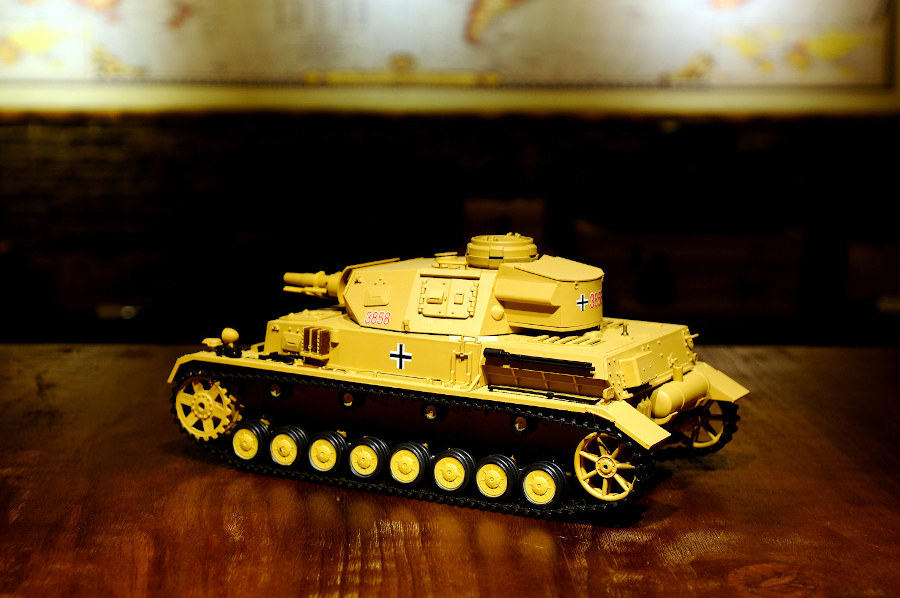RC Panzer "Kampfwagen IV Ausf.F-1" Heng Long 1:16 Sandfarbe mit Rauch und Sound, Stahlgetriebe und 2,4Ghz+V6.0